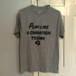 Notre Dame tee - size Medium - Champion brand - NWT